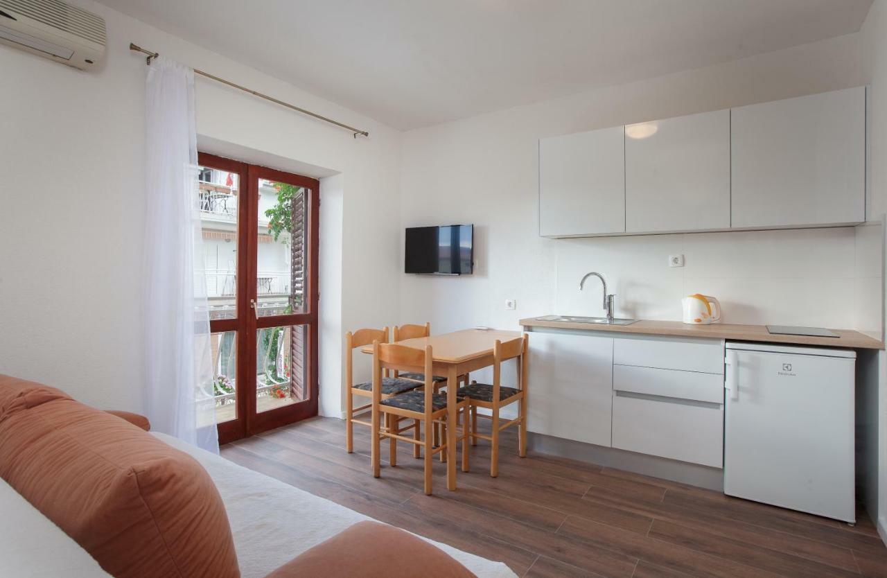 Apartmani Tina Podgora Εξωτερικό φωτογραφία